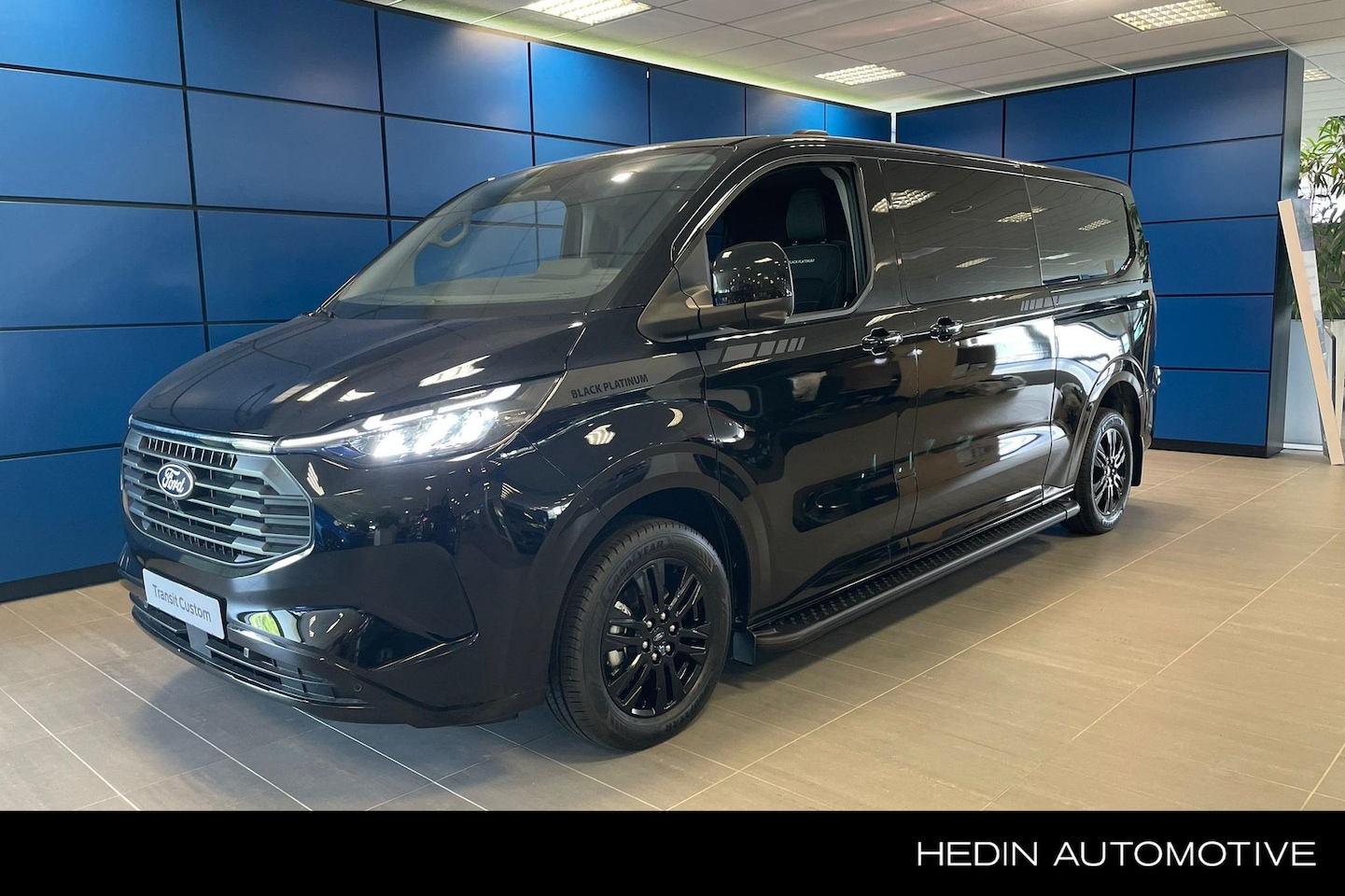 Ford Transit Custom - 320 2.5 PHEV L2H1 Black Platinum DC Direct uit Voorraad leverbaar - AutoWereld.nl