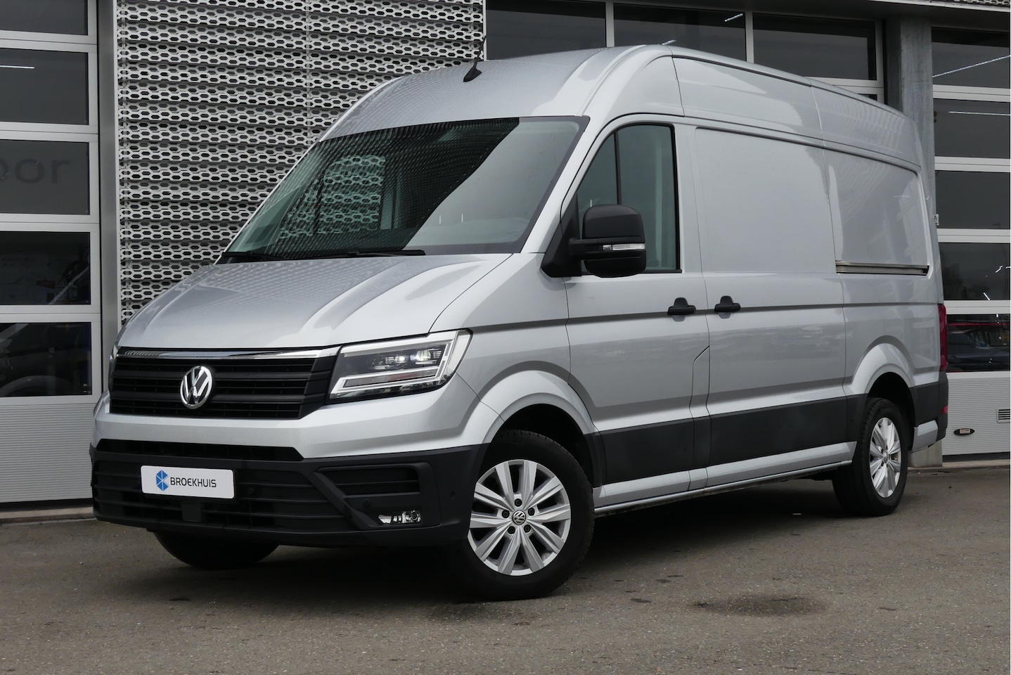 Volkswagen Crafter - 35 | Exclusive | Dubbele Schuifdeur | Automaat | Led | Adaptive Cruise | Navi | Camera . - AutoWereld.nl