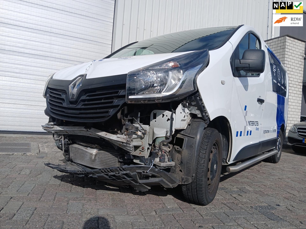 Renault Trafic - 1.6 dCi T27 L1H1 Comfort - Airco - Cruise - Navi - Schade - AutoWereld.nl