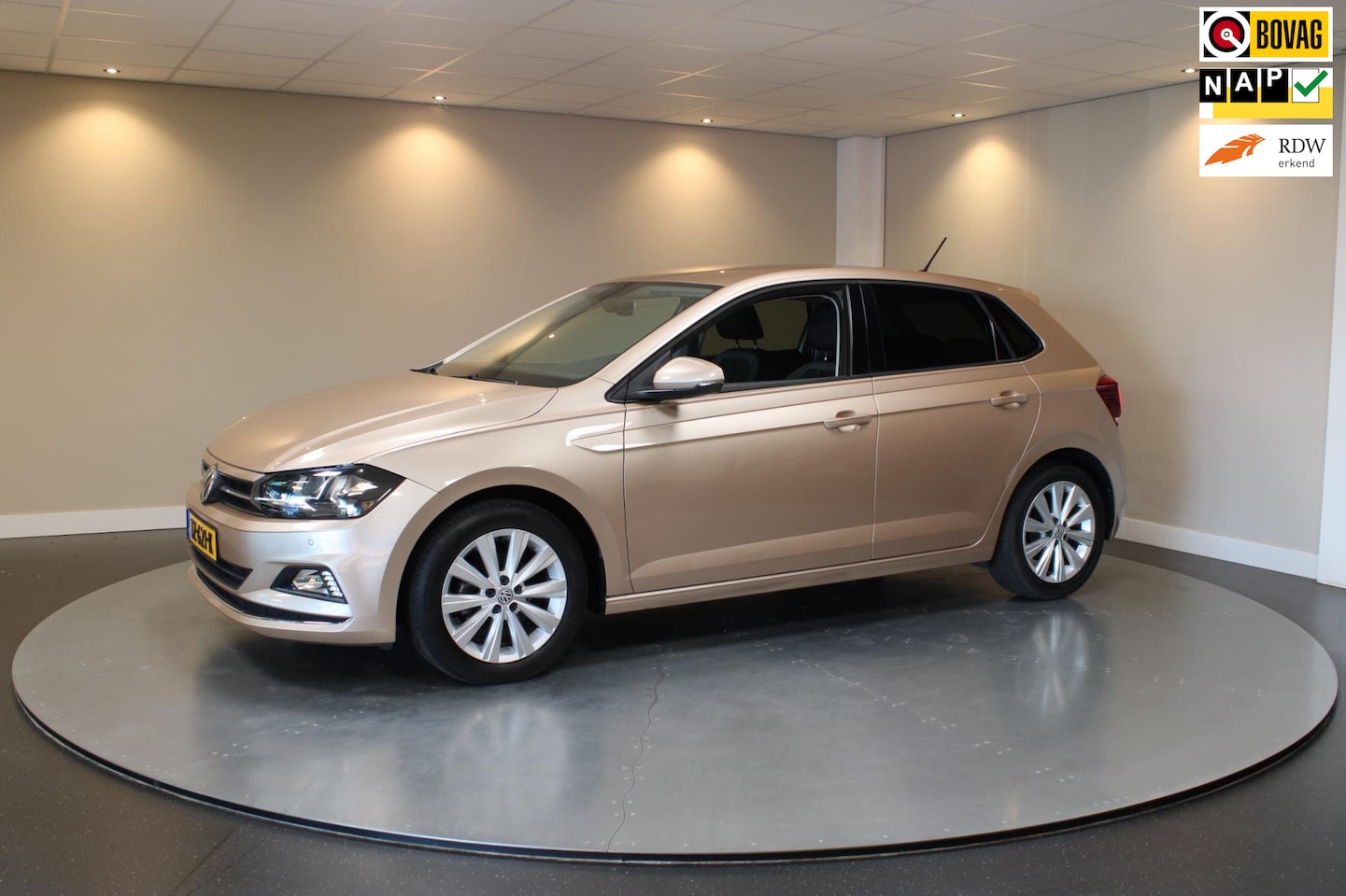 Volkswagen Polo - 1.0 TSI Highline *Rose Goud* Virtual-dash|Carplay|Sfeerverlichting - AutoWereld.nl