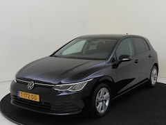 Volkswagen Golf - 1.0 TSI Life | Parkeersensoren | Adaptieve cruise control | CarPlay | Sfeerverlichting | D