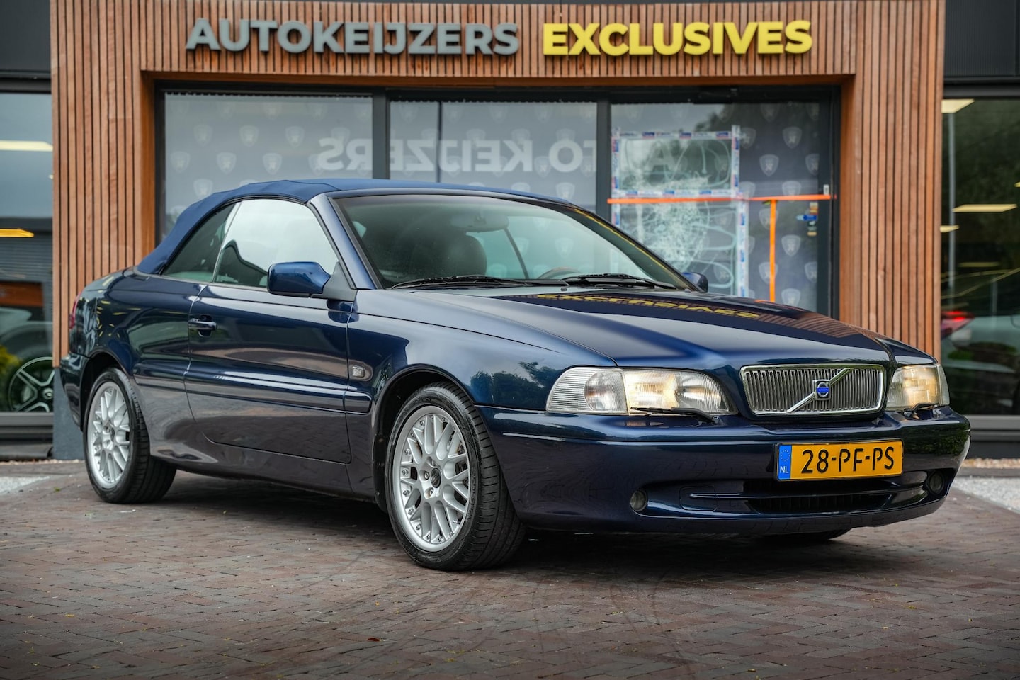 Volvo C70 Convertible - 2.4 T Clima Cruise Leer Stoelverwarming 17"LM - AutoWereld.nl