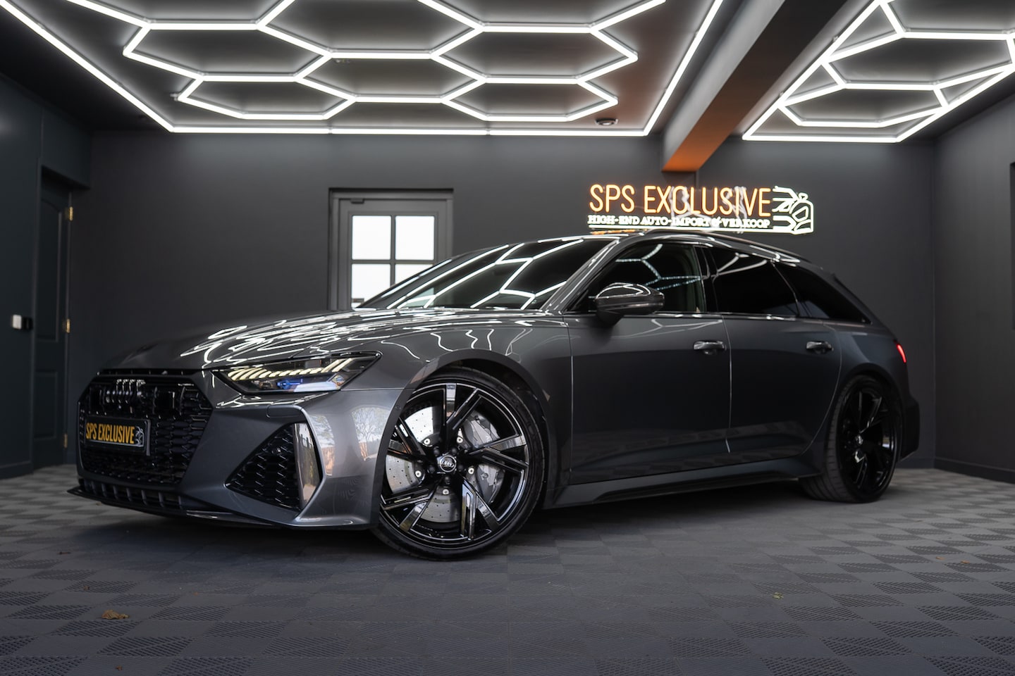 Audi A6 Avant - RS 6 TFSI quattro / Keramisch / B&O Adv./ Milltek / Pano / Carbon / Softcl. / 360 cam / Lu - AutoWereld.nl
