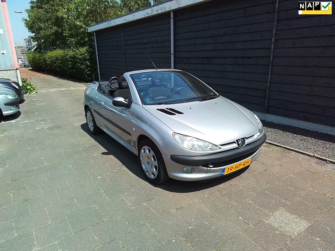 Peugeot 206 CC - 1.6-16V Automaat 1.6 16v Zeer Airco ECC - AutoWereld.nl