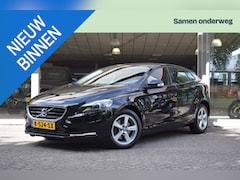 Volvo V40 - 2.0 T2 Kinetic Navi / Cruise / Trekhaak / PDC / Stoelverwarming / etc