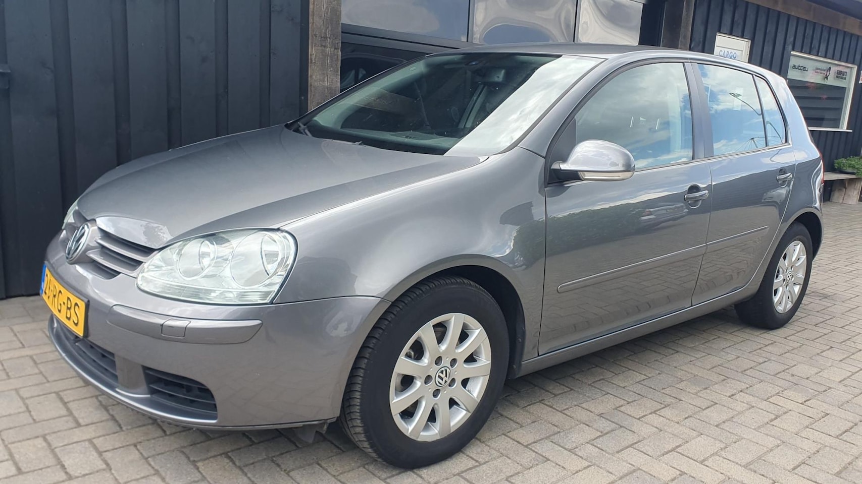 Volkswagen Golf - 2.0 FSI Comfortline Automaat *SCHADE AUTO* - AutoWereld.nl