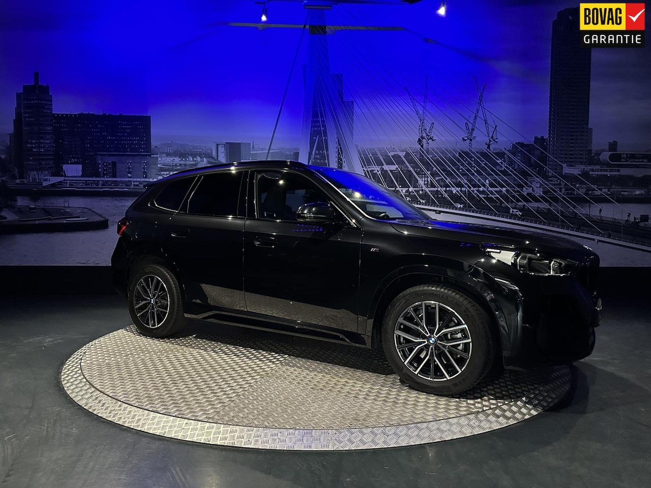 BMW X1 - SDrive20i M Sport *H&K*HUD*ElecStoelverst*Winterpack*3DView* - AutoWereld.nl