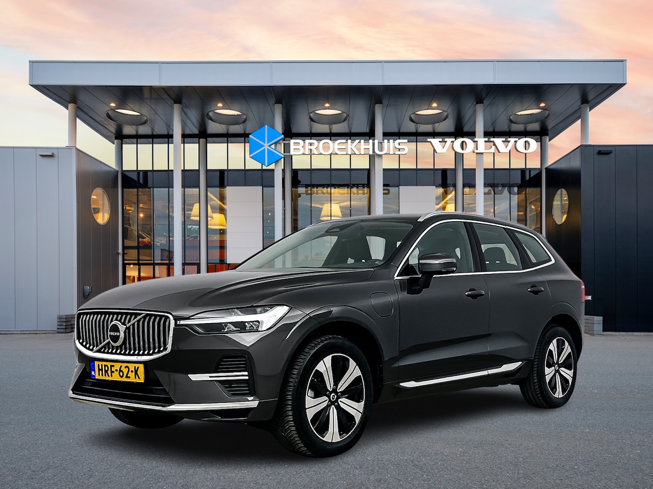Volvo XC60 - T6 Recharge AWD Plus Bright | 19" | Panoramadak | Leder | Adaptieve cruise | Elektr. verst - AutoWereld.nl