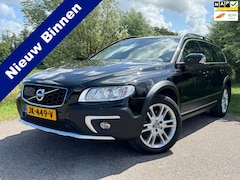 Volvo XC70 - 2.4 D5 Polar+ / Originele NL Auto / Automaat / Airco / Navi / Camera / Schuifdak / Elektri