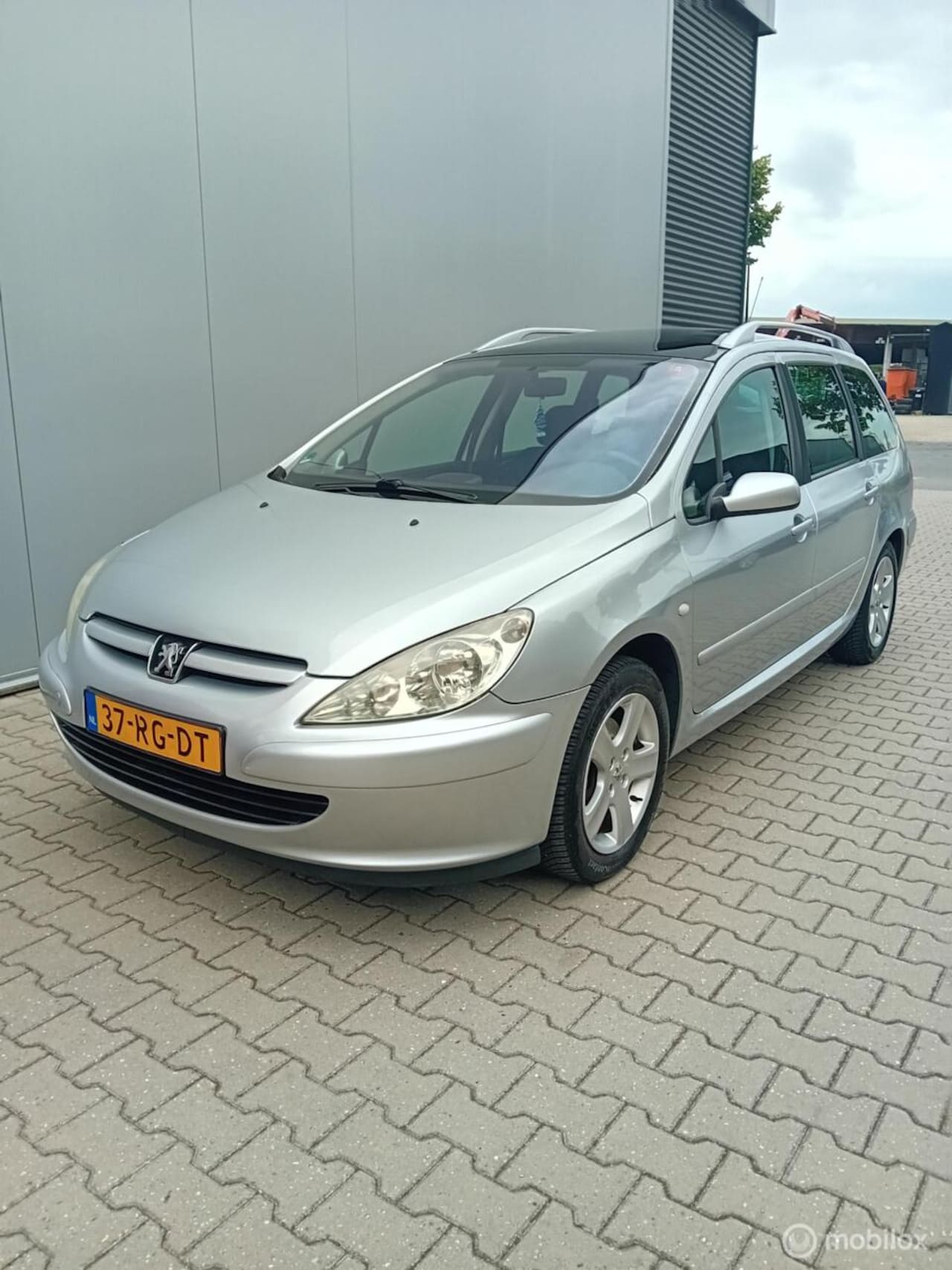 Peugeot 307 SW - 1.6 16V Premium 7 PERSOONS APK 15 07 2026 - AutoWereld.nl