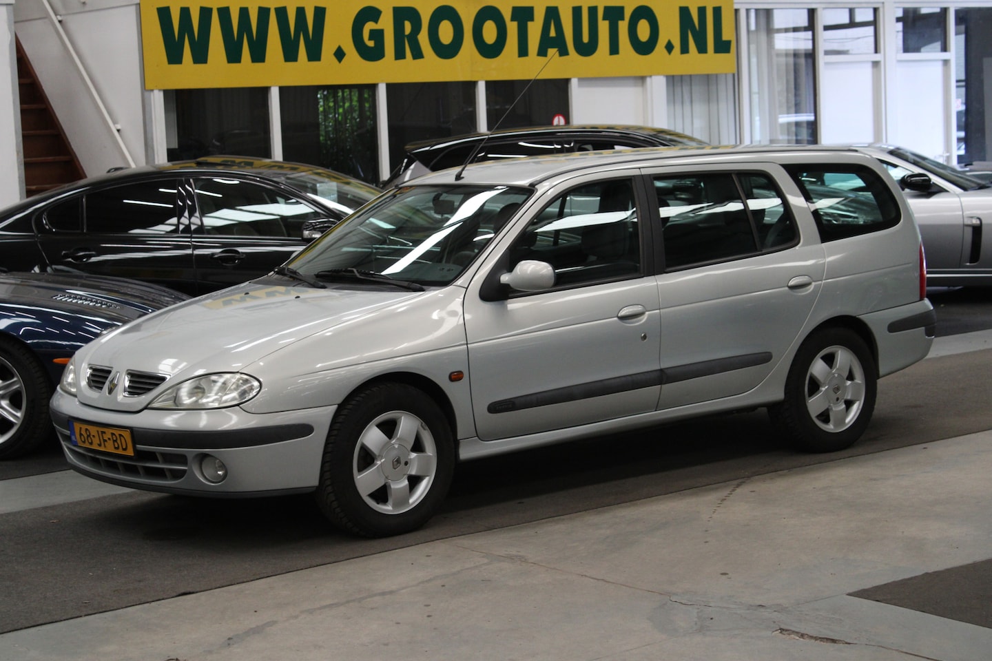 Renault Mégane Break - 1.6-16V Expression Airco, Stuurbekrachtiging, Trekhaak - AutoWereld.nl