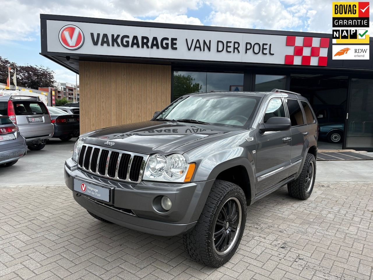 Jeep Grand Cherokee - 5.7 V8 Hemi Limited 5.7 V8 Hemi Limited - AutoWereld.nl