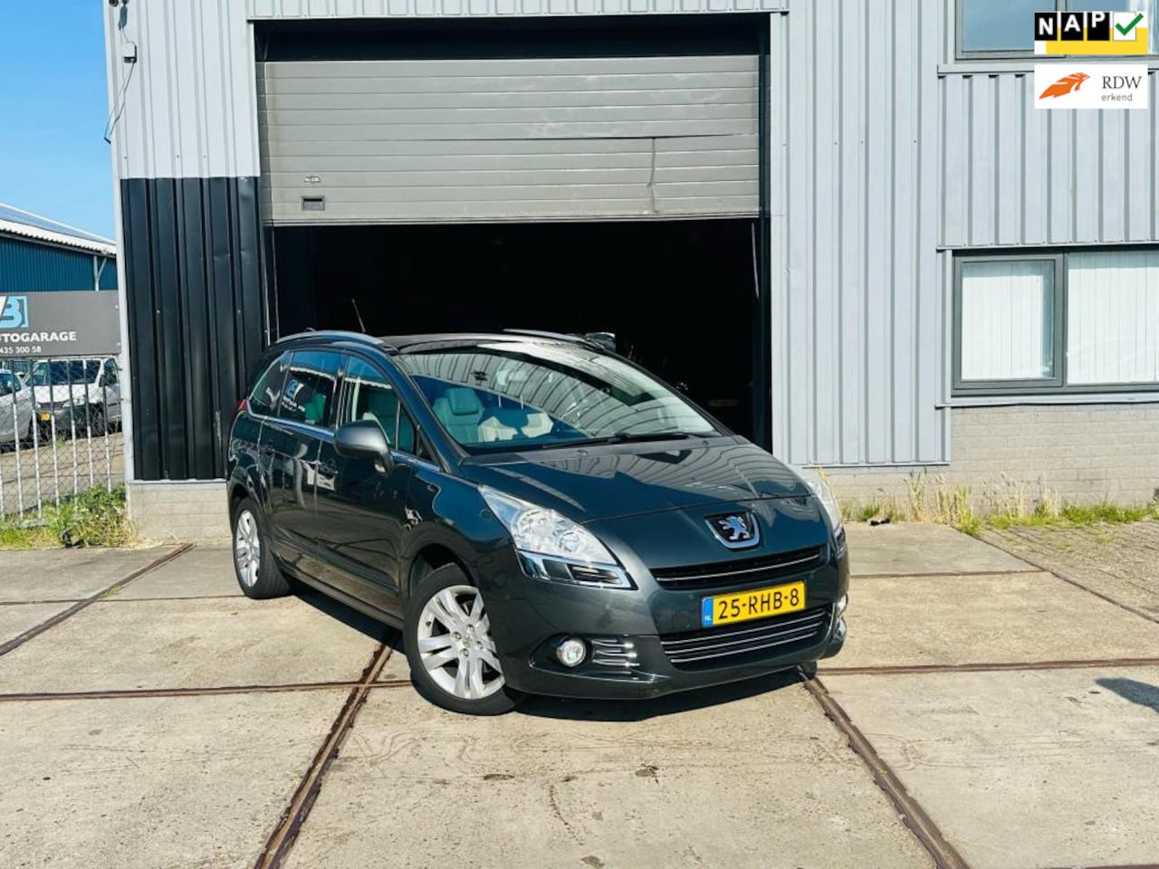 Peugeot 5008 - 1.6THP Blue Lease Executive7p(Leer+PANO+NAVI) - AutoWereld.nl