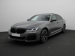BMW 5-serie - Sedan 545e xDrive M Sportpakket | Innovationspaket | Driving Assistant Prof. | Head-Up Dis