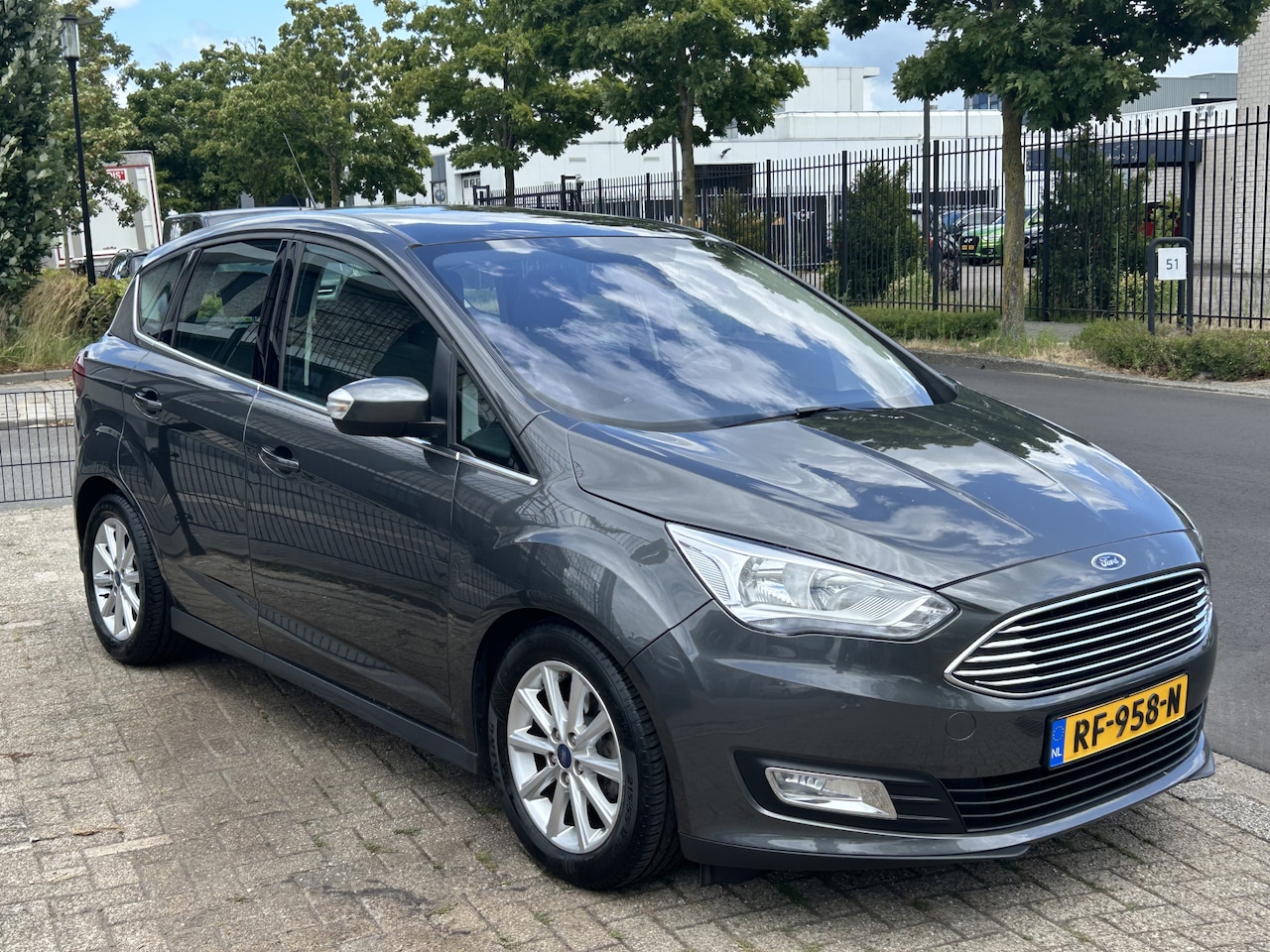 Ford C-Max - 1.0 Titanium Panoramadak - AutoWereld.nl