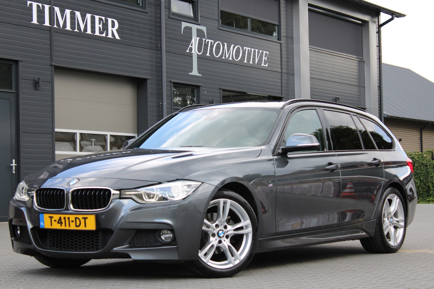 BMW 3-serie Touring - 320i M-Sport - Dealer onderhouden -Panoramadak- Head up Top View camera - Stoelverwarming - AutoWereld.nl