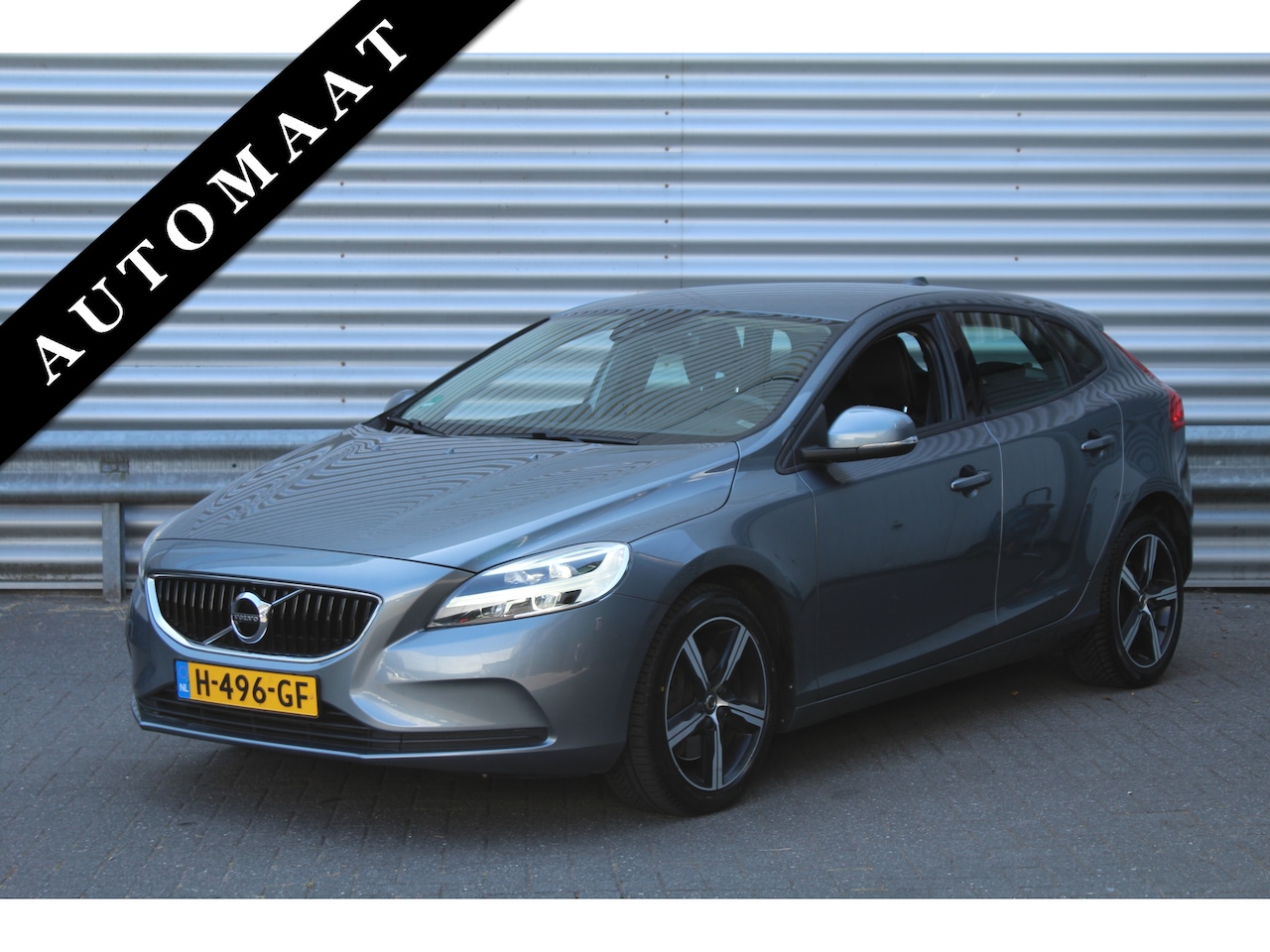 Volvo V40 - 1.5 T2 123pk Momentum Automaat Clima Cruise Navi Camera 17"LMV - AutoWereld.nl