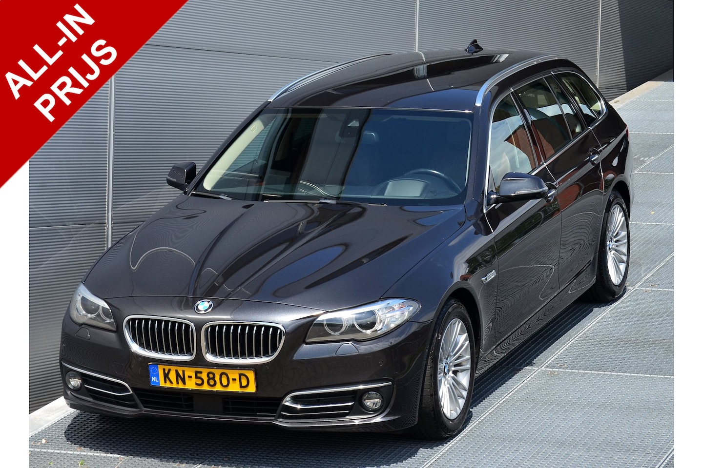 BMW 5-serie Touring - 520I LUXURY EDITION | LUCHTVERING | MEMORY 2X | HEAD UP | 360 CAMERA | TREKHAAK | ALL IN R - AutoWereld.nl