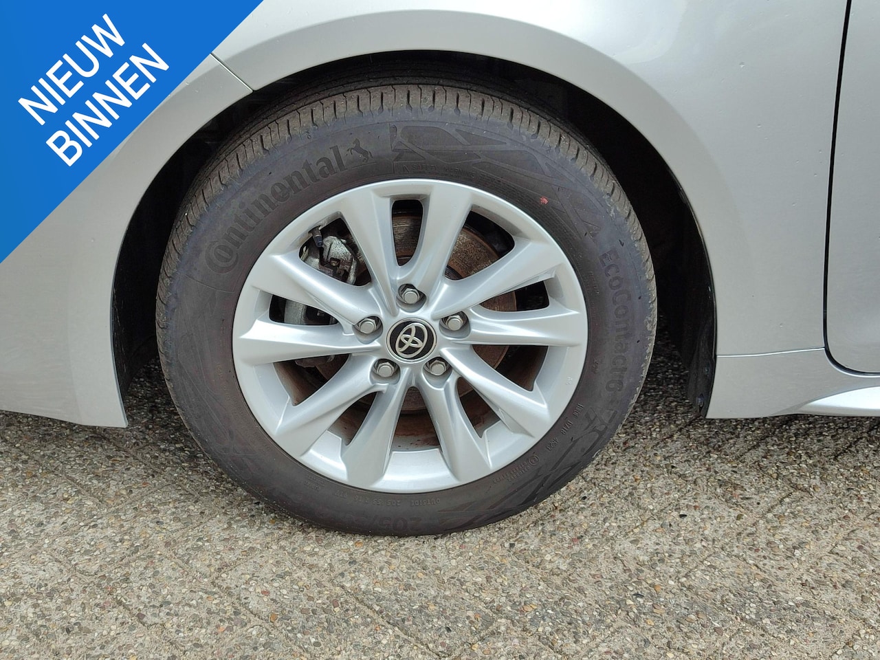 Toyota Corolla Touring Sports - Hybrid 140 DYNAMIC STOEL/STUURVERW PARK-SENSOREN EL-ACHTERKLEP NAVI KEYLESS CAMERA CLIMA A - AutoWereld.nl