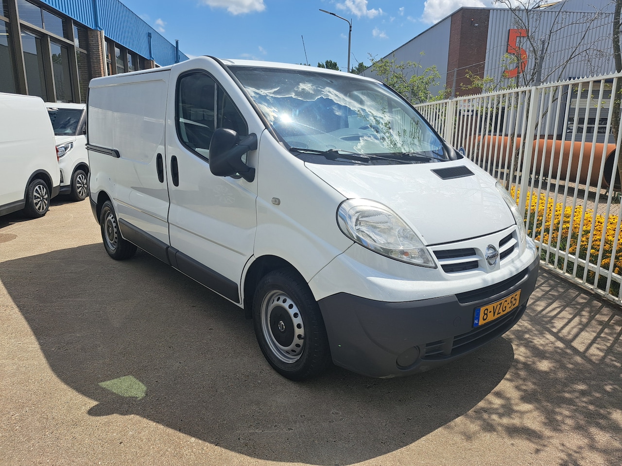 Opel Vivaro - / Nissan Primastar 2.0 dCi Airco 3-Zits Cruisecontrol - AutoWereld.nl