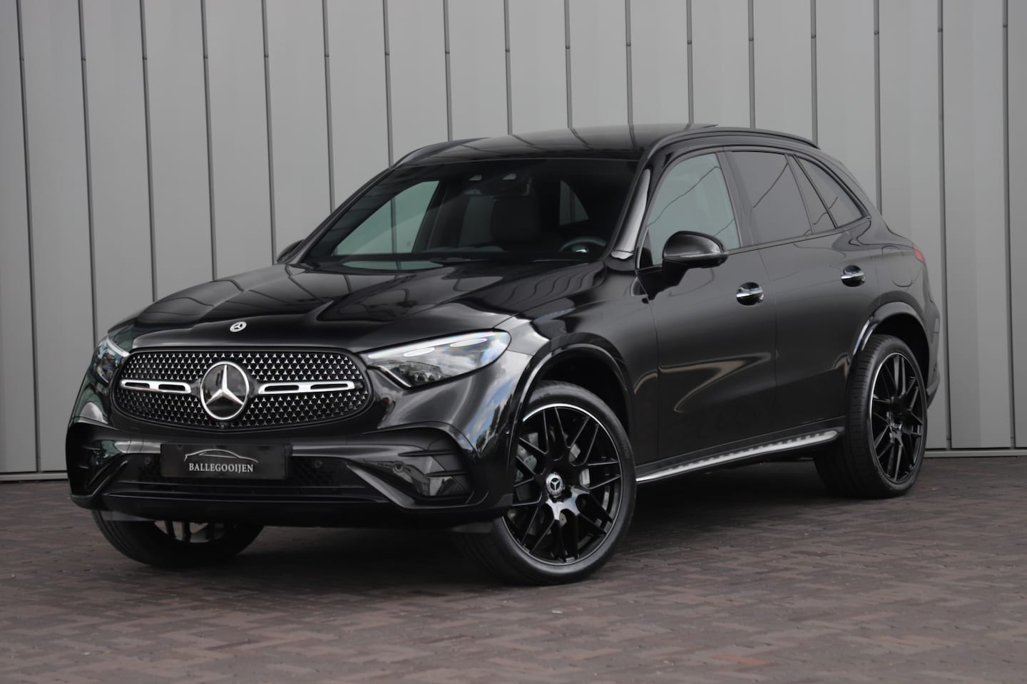 Mercedes-Benz GLC-klasse - 300e AMG 4-Matic | 313PK | Pano | Head-up | Sfeerverlichting | Burmester | Memory | Stuurw - AutoWereld.nl