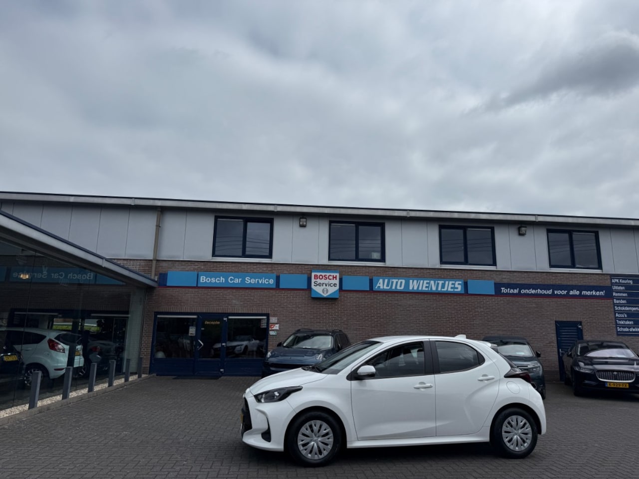 Toyota Yaris - 1.5 Hybrid Aut | Active 5-Drs | Airco-Ecc | Navi - AutoWereld.nl