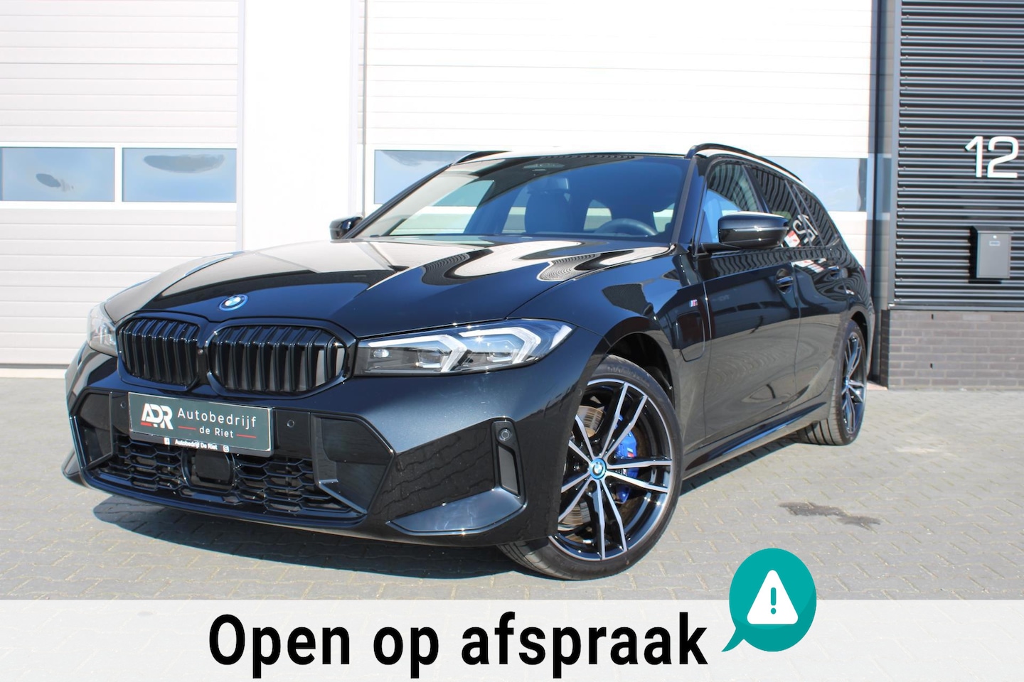 BMW 3-serie Touring - 330e xDrive/HEADIP/LEER/19''LED/INDIVIDUAL/ BOM VOLL - AutoWereld.nl