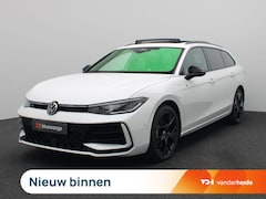 Volkswagen Passat Variant - 1.5 eHybrid R-Line Business 272PK Trekhaak, 360 graden Camera, Harman & Kardon, Head-up Di