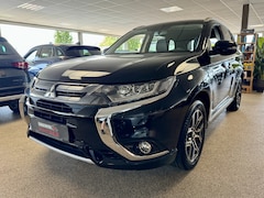 Mitsubishi Outlander - 2.0 PHEV Executive Edition 360 Camera, Navi, 18inch lmv Trekhaak