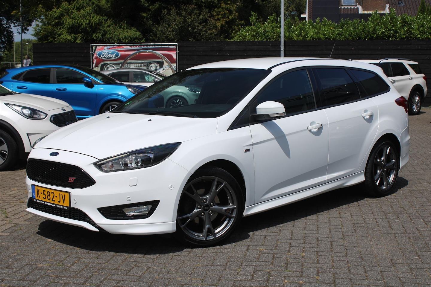 Ford Focus Wagon - 1.0 EcoBoost 140pk ST Line Wagon, Technology, Winter, Light Uprade en Seat Pack, Trekhaak - AutoWereld.nl