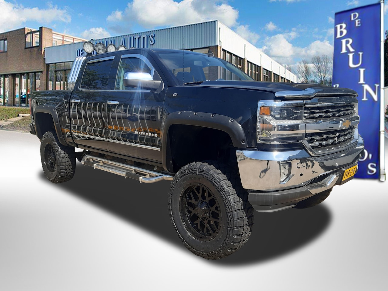 Chevrolet Silverado - 4WD LTZ Crewcab High Mountain 3500Kg Trekhaak - AutoWereld.nl