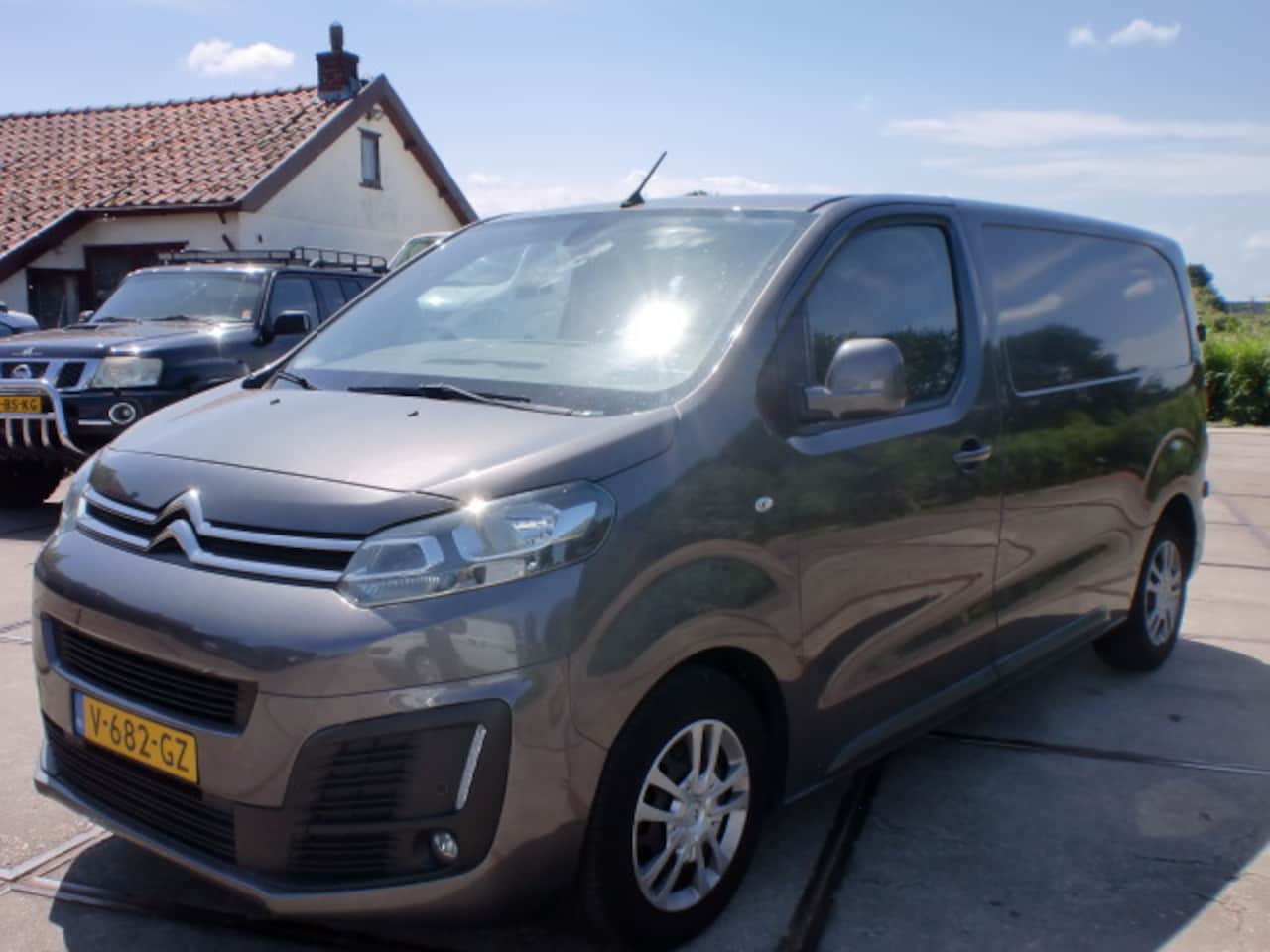 Citroën Jumpy - 2.0 BlueHDi 180PK S&S L2 AUTM 3PLEASE€141 NAVI AIRCO - AutoWereld.nl