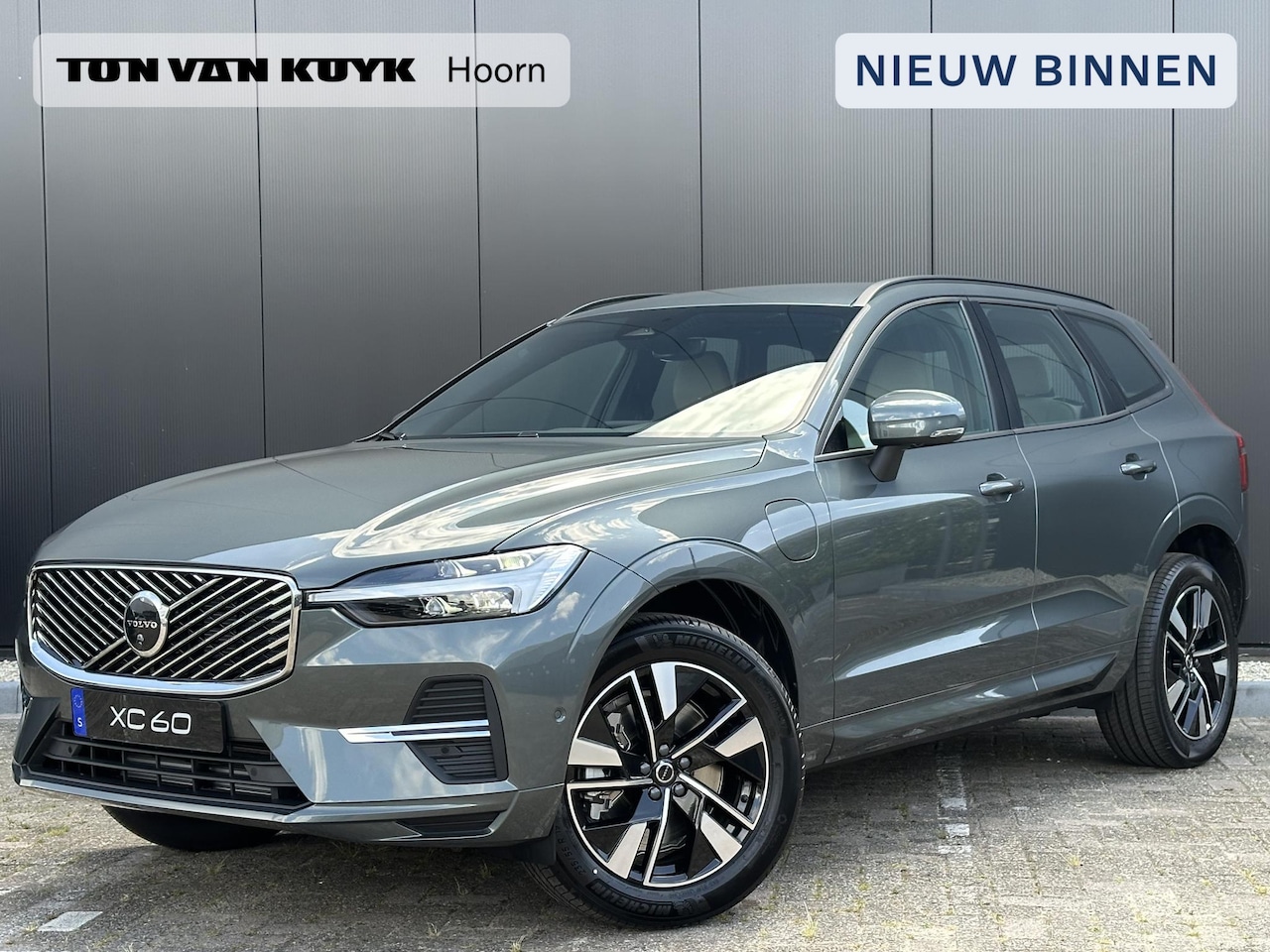 Volvo XC60 - 2.0 T6 Plug-in hybrid AWD Business Edition climate line 360 camera19 inch intellisafe elek - AutoWereld.nl