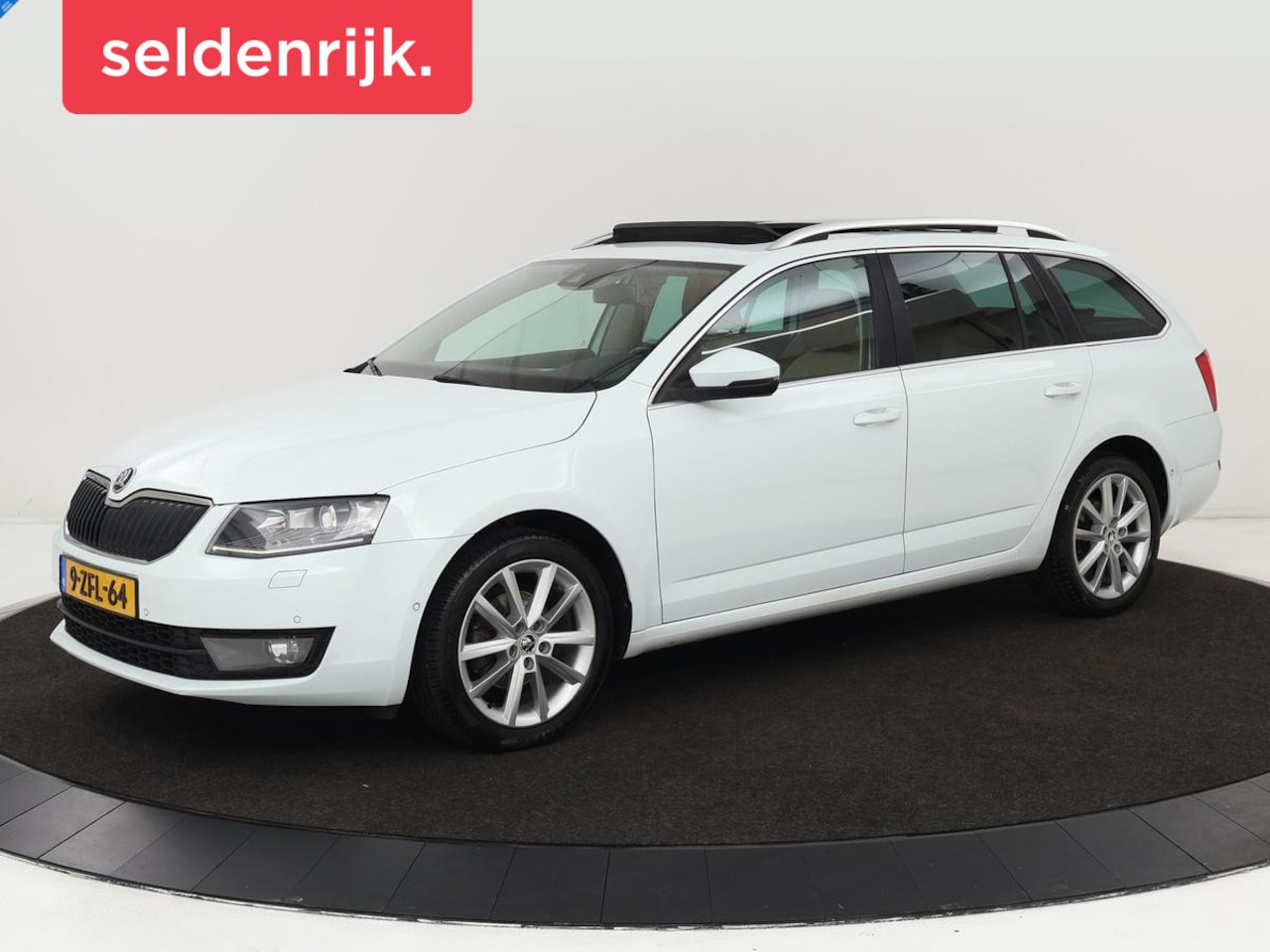 Skoda Octavia - 1.2 TSI Elegance | Panoramadak | Leder | Stoelverwarming | Xenon | Navigatie | Climate con - AutoWereld.nl