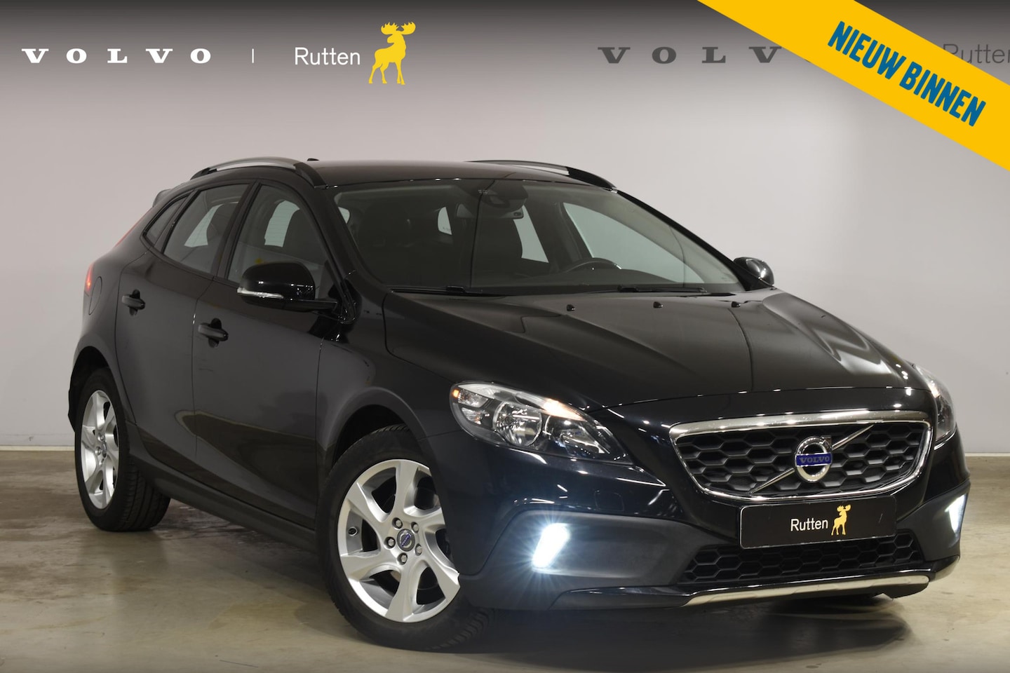 Volvo V40 Cross Country - T4 179PK Summum / Navigatie / Camera / Elektrische Bestuurderstoel / Cruise Control / Stoe - AutoWereld.nl