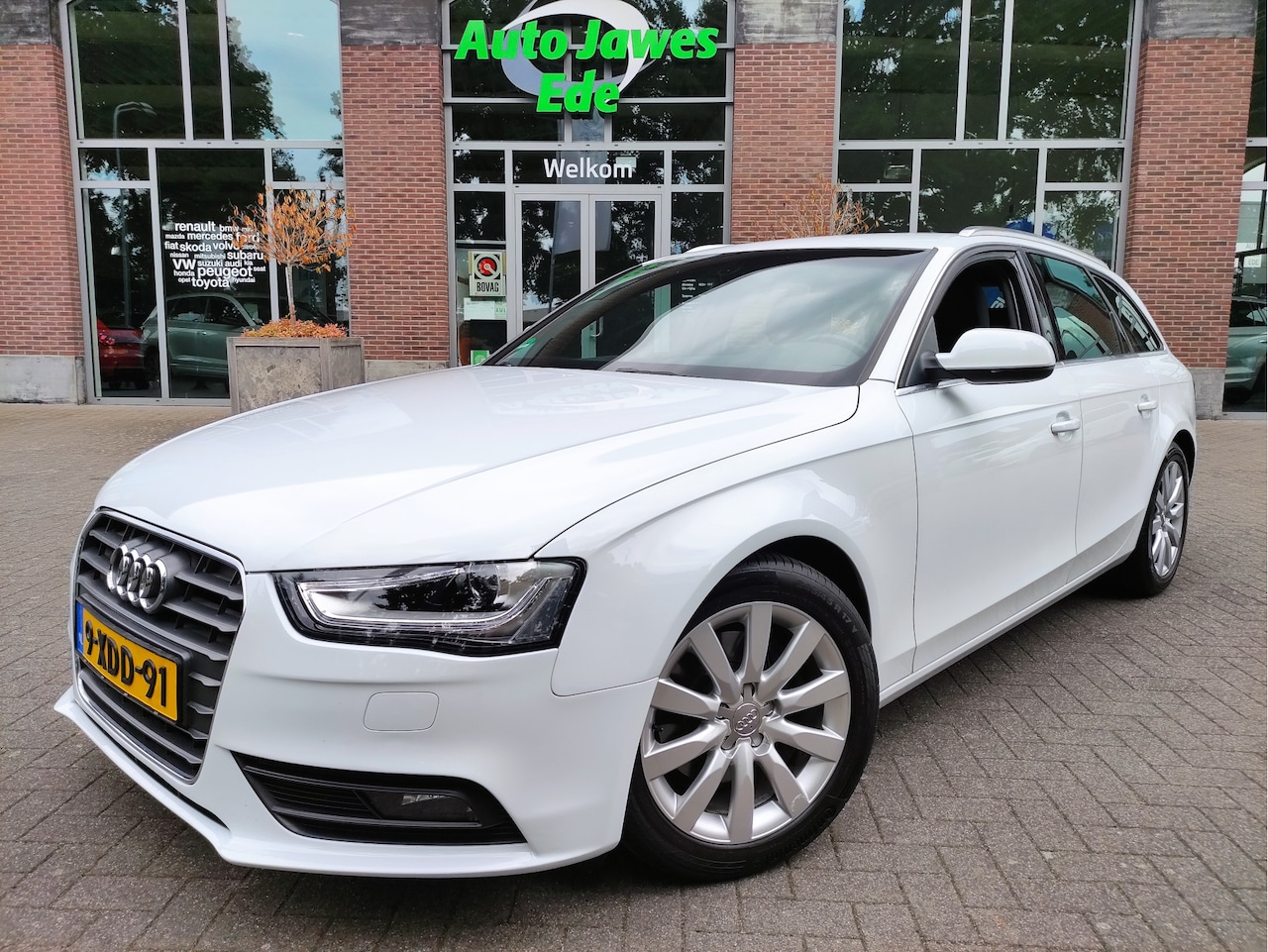 Audi A4 Avant - 1.8 TFSI Business Edition Afn.trekhaak - Sportonderstel - Sportstoelen -  Navigatie - NL a - AutoWereld.nl
