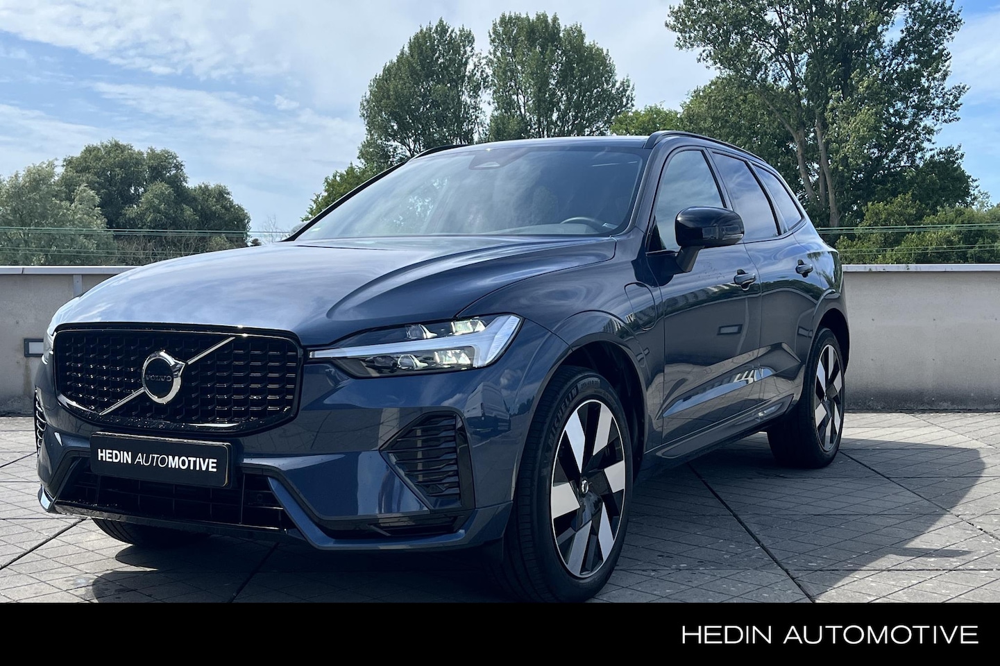 Volvo XC60 - 2.0 T6 Plug-in hybrid AWD Plus Dark Panoramadak | Harman/Kardon | Elektrisch verstelbare v - AutoWereld.nl