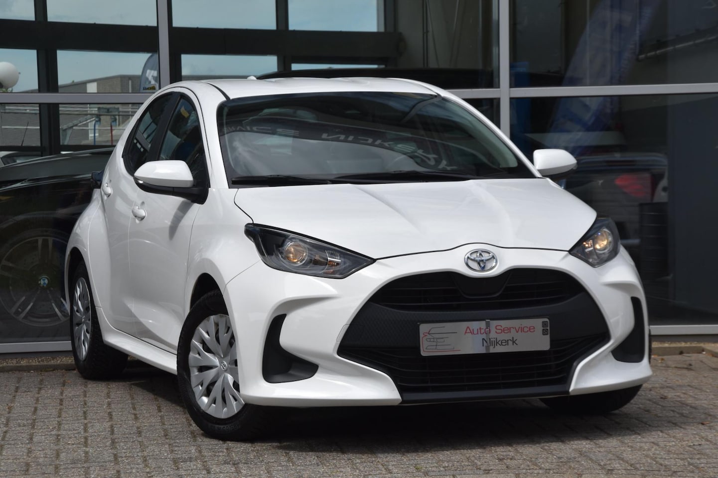 Toyota Yaris - 1.0 VVT-i Active Airco 5Drs. Elek. Ramen BJ.M.2023 - AutoWereld.nl