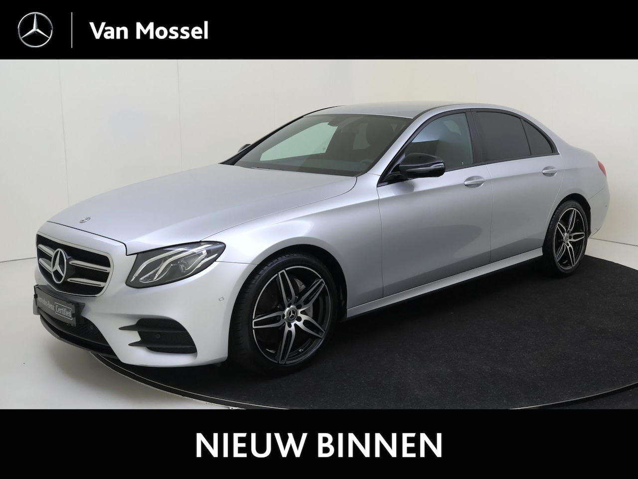 Mercedes-Benz E-klasse - 200 AMG-Line / Stoelverwarming / Achteruitrijcamera / Night-Pakket / - AutoWereld.nl