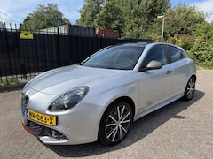 Alfa Romeo Giulietta - 1.4 Turbo MultiAir Super Panorama/Bose/Leer/Stoelverw/Clima/Navi