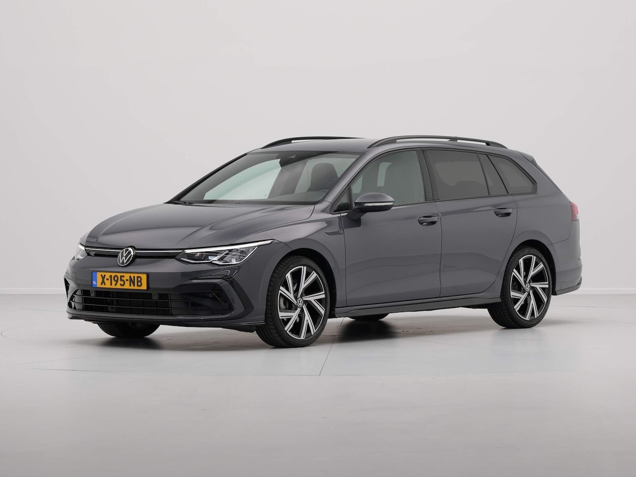 Volkswagen Golf Variant - 1.5 eTSI 130pk DSG R-Line Navigatie Pdc Clima Acc 100 - AutoWereld.nl