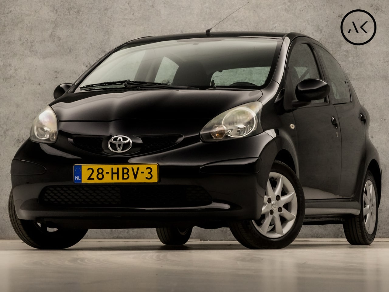 Toyota Aygo - 1.0-12V Sport (YOUNGTIMER, 5 DEURS, AIRCO, SCHERM, LM VELGEN, SPORTSTOELEN, NIEUWE APK, NI - AutoWereld.nl