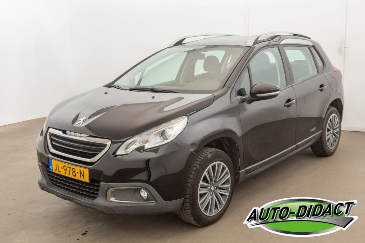 Peugeot 2008 - 1.2 PureTech 82.525 km Airco Navi Blue Lion - AutoWereld.nl