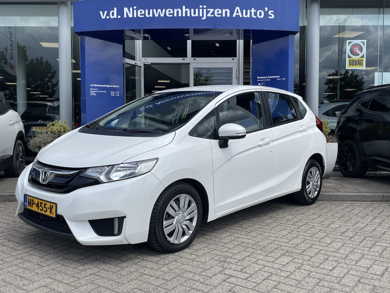 Honda Jazz - 1.3 i-VTEC Trend 19 dkm Automaat dealer onderhouden Trekhaak info: M.Safari 0492588976 - AutoWereld.nl