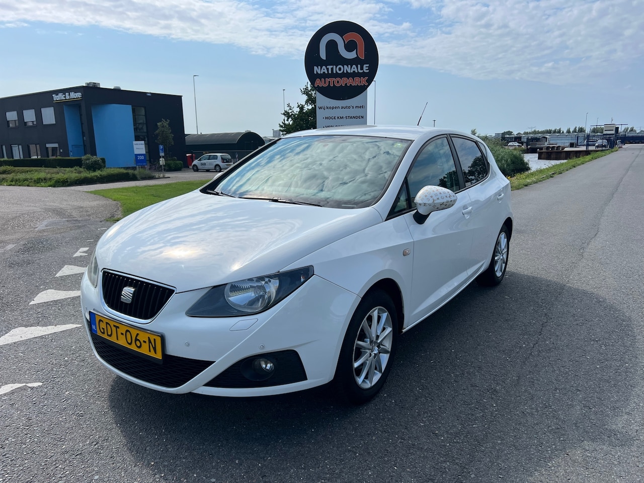 SEAT Ibiza SC - 2011 * 1.4 Style * AIRCO * ELEC. RAMEN * LMV * PDC - AutoWereld.nl