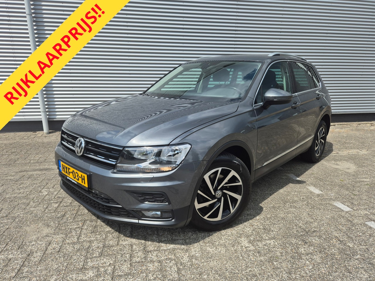 Volkswagen Tiguan - 1.5 TSI Life Automaat,applecarplay/android/navigatie,cruise,stoelverwarming,parkeersensore - AutoWereld.nl