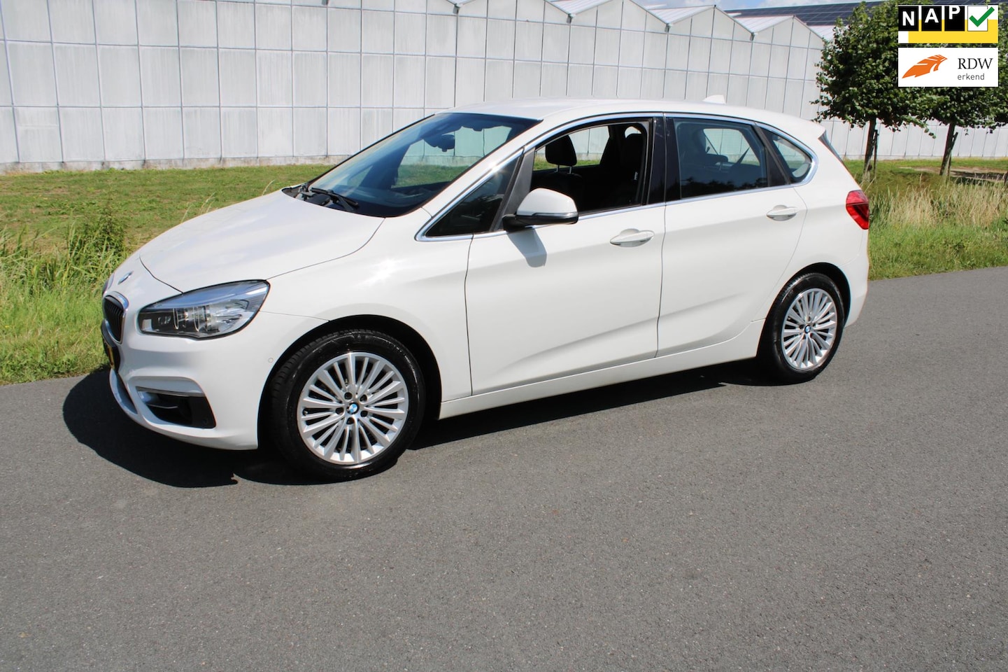 BMW 2-serie Active Tourer - 218i Luxury Automaat met Leder - AutoWereld.nl