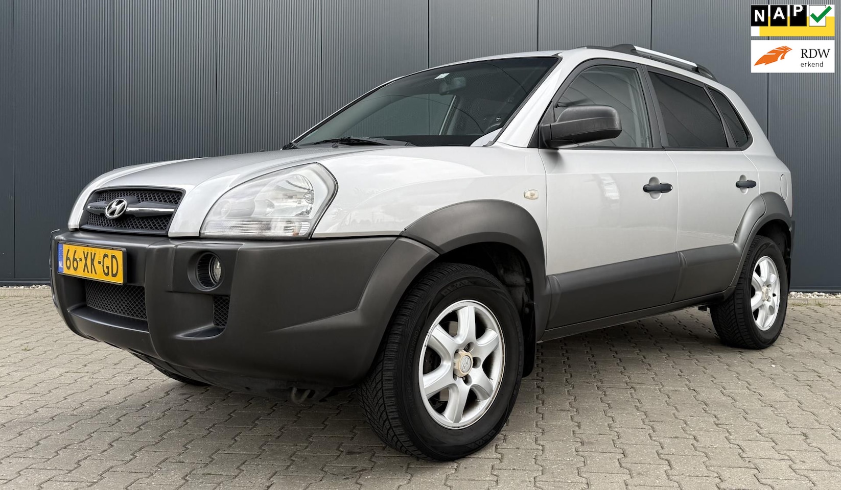 Hyundai Tucson - 2.0i Active Joy Airco Cruise Nieuw APK NAP - AutoWereld.nl