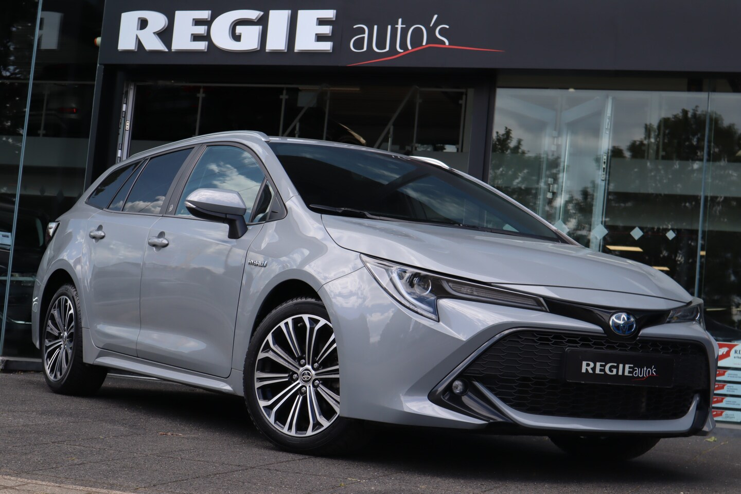 Toyota Corolla Touring Sports - 1.8 Hybrid Dynamic Navi LED Camera ACC - AutoWereld.nl