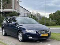Volvo V70 - 2.0 D4 Summum * 180 PK*Lederen bekleding*Navigatie